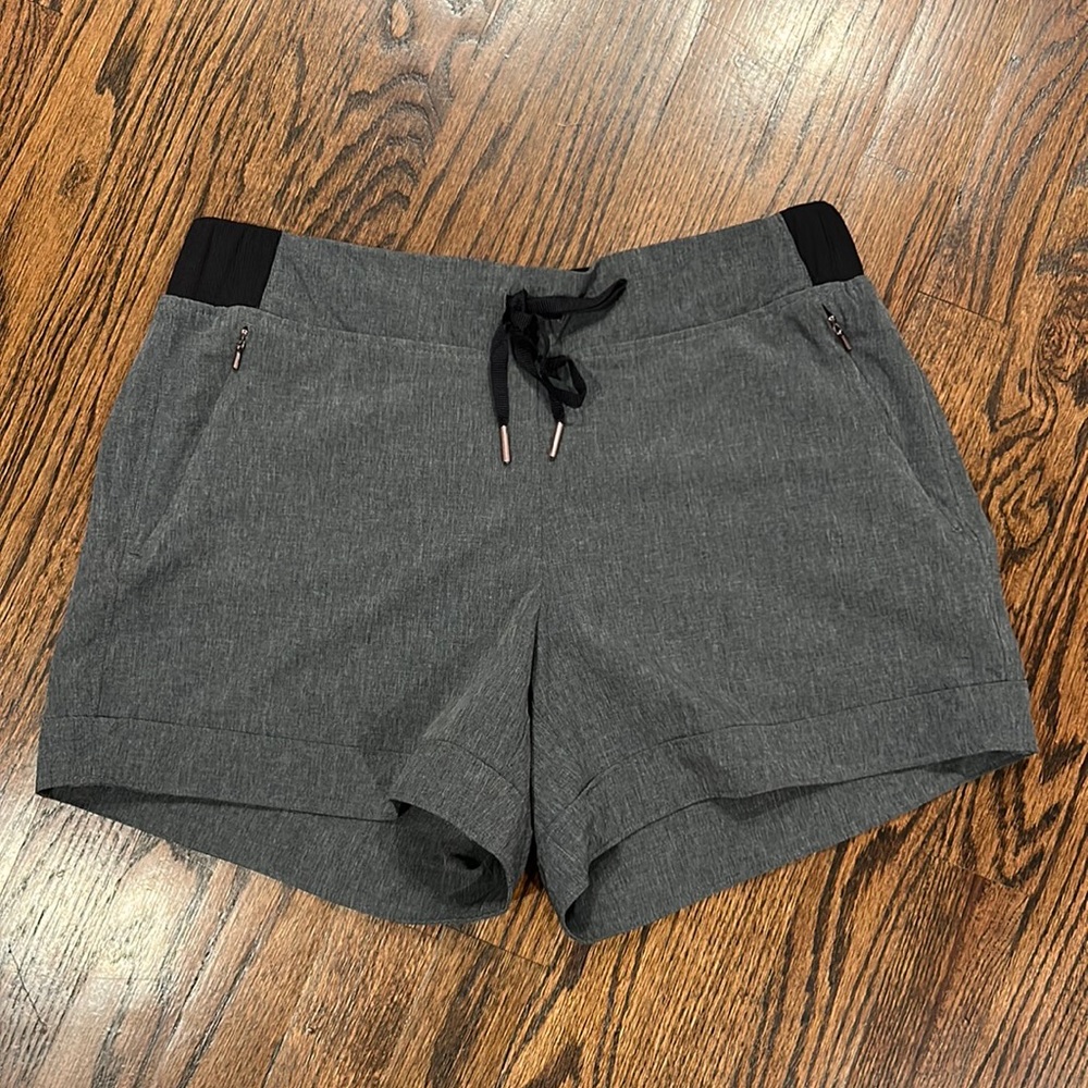 Calia Grey Short, 4” Inseam Sz M Calia Grey Dry Fit Short, 4” Inseam, Size M